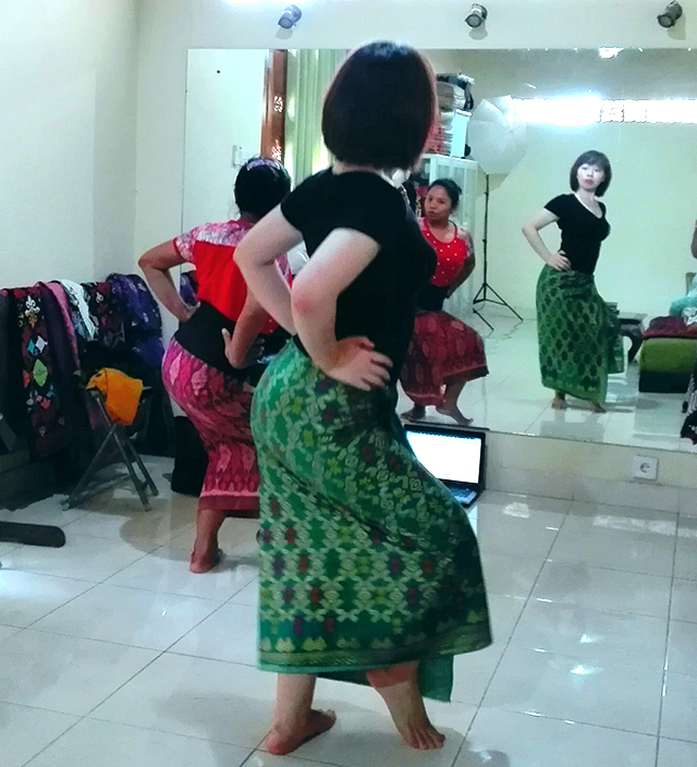 Bali Dance School（バリ舞踊教室）