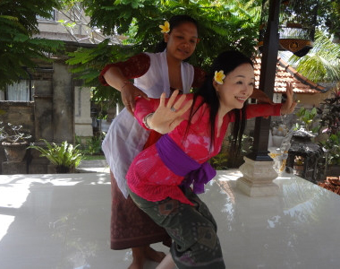 Bali Dance School(バリ舞踊教室)の様子