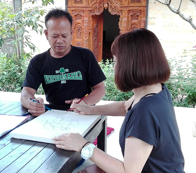 Bali Paintings School(バリ絵画教室)体験の様子